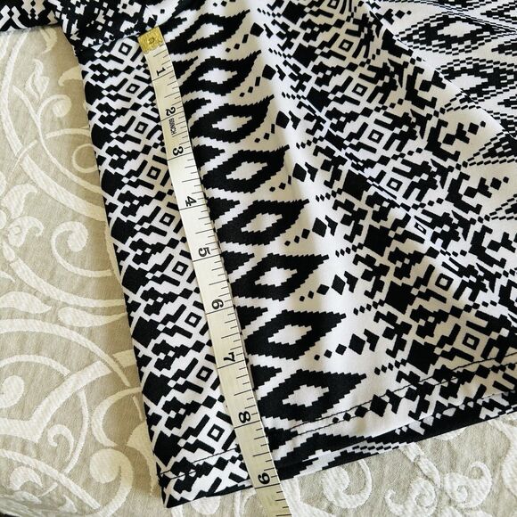 New Directions Shorts Women S Black White Aztec Geometric Jersey Comfy Stretch - Picture 6 of 10